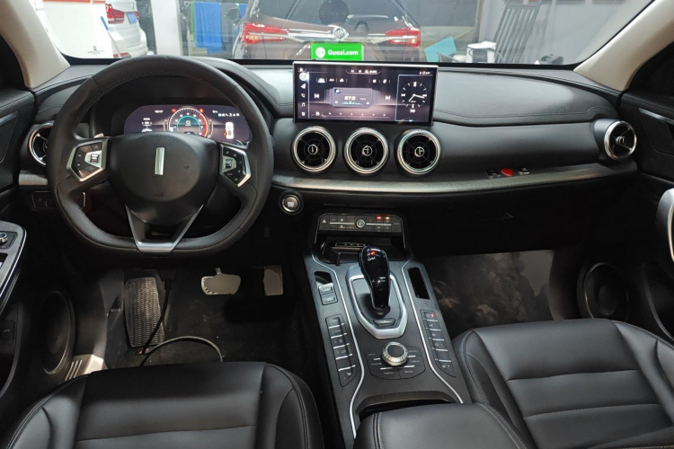 魏牌 VV5 2021款 1.5T 两驱智先锋中控内饰12