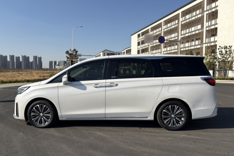 别克GL8 2023款 ES陆尊 豪华型车身外观6006