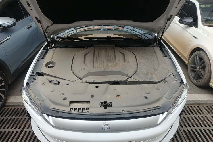 比亚迪 秦PLUS 2021款 EV 500KM 豪华型机舱底盘24