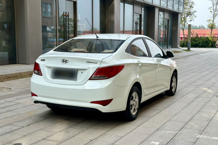 现代 瑞纳 2014款 1.4L 手动智能型GLS车身外观6005