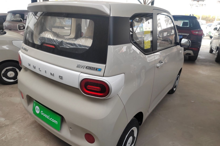 五菱汽车 宏光MINIEV 2024款 第三代 215km 青春版车身外观7