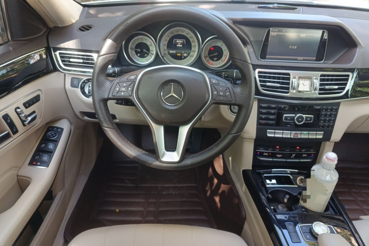 奔驰E级 2015款 E 260 L 运动型局部细节13