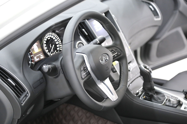 英菲尼迪Q50L 2022款 2.0T 逸享版中控内饰7002