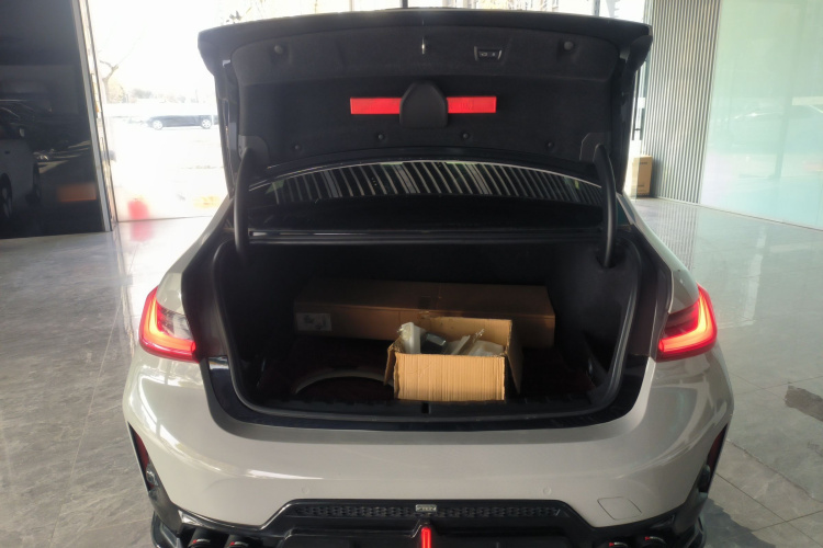 宝马3系 2023款 325Li M运动套装局部细节23