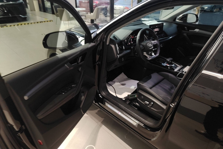 奥迪Q5L 2024款 40 TFSI 时尚动感型中控内饰7003