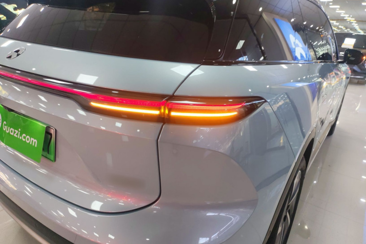 蔚来ES6 2023款 75kWh车身外观9