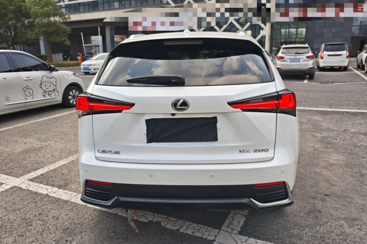雷克萨斯NX 2020款 200 全驱 锋尚版 国VI车身外观6