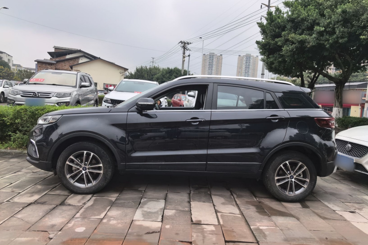 福特 2020款 领界S EcoBoost 145 CVT铂领型车身外观4