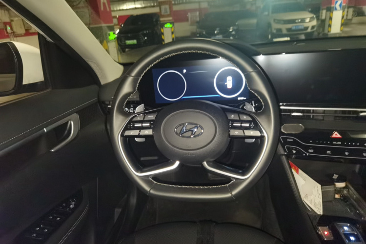 现代 名图 2021款 270TGDi DCT TOP旗舰版中控内饰13