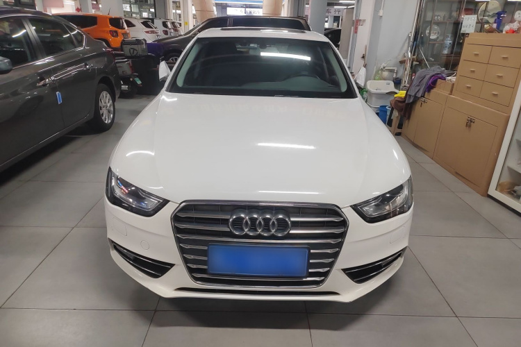 奥迪A4L 2015款 35 TFSI 自动舒适型车身外观2