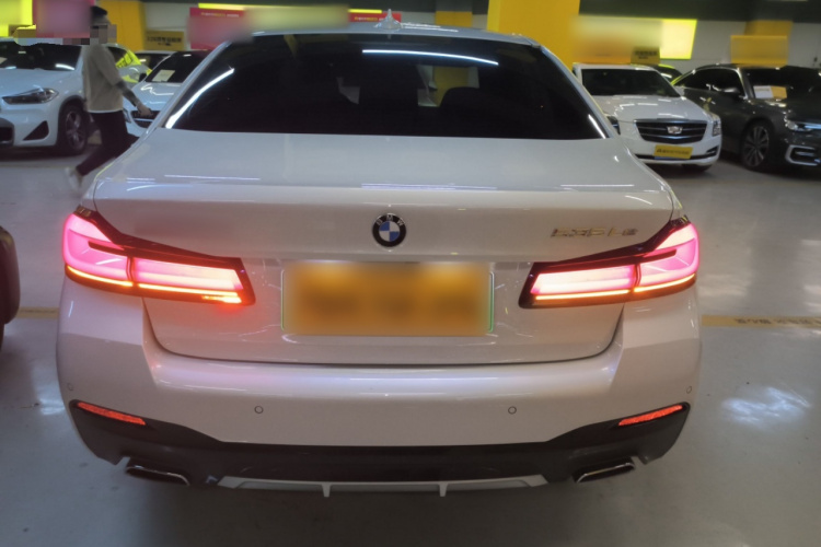 宝马5系新能源 2021款 535Le 先锋版M运动套装车身外观6004