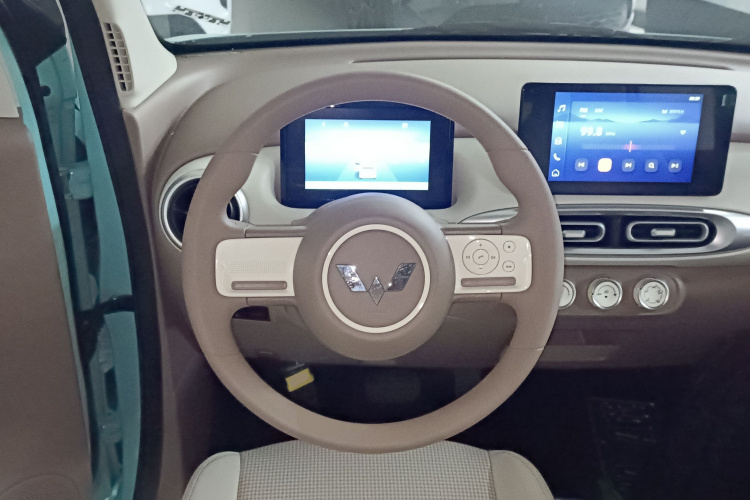 五菱汽车 宏光MINIEV 2025款 四门版 臻享+款中控内饰13