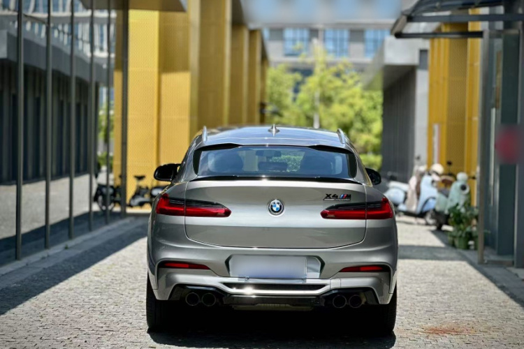 宝马X4 M 2019款 X4 M雷霆版车身外观6006