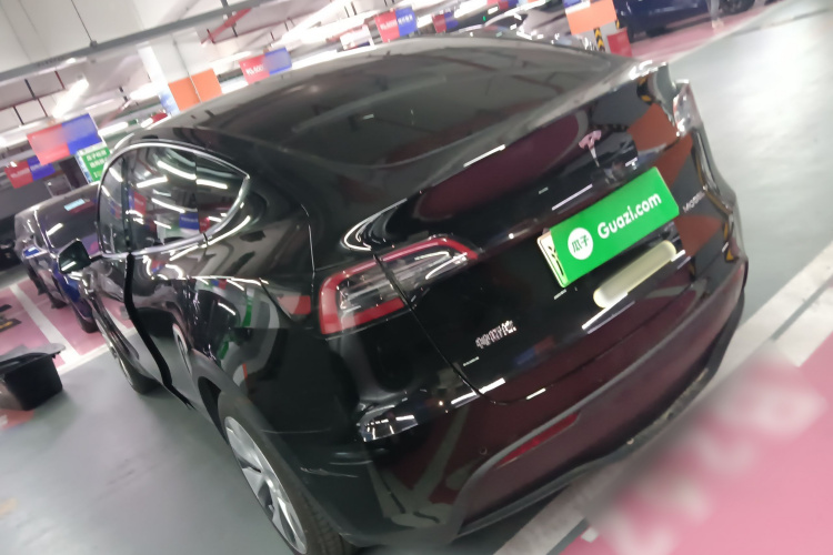 特斯拉 Model Y 2022款 改款 后轮驱动版车身外观4