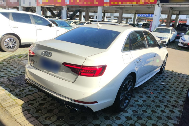 奥迪A4L 2019款 40 TFSI 进取型 国VI车身外观7