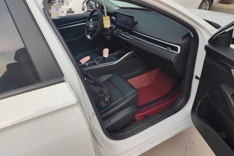 吉利汽车 帝豪 2026款 第4代 400万纪念款 1.5L 手动超越型局部细节9005