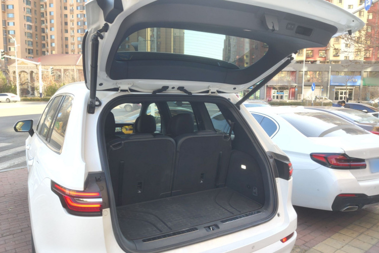 理想汽车 理想ONE 2021款 增程6座版机舱底盘23