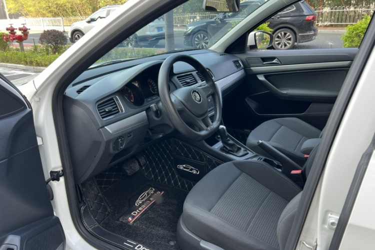 大众 朗逸 2017款 1.6L 自动风尚版中控内饰7010