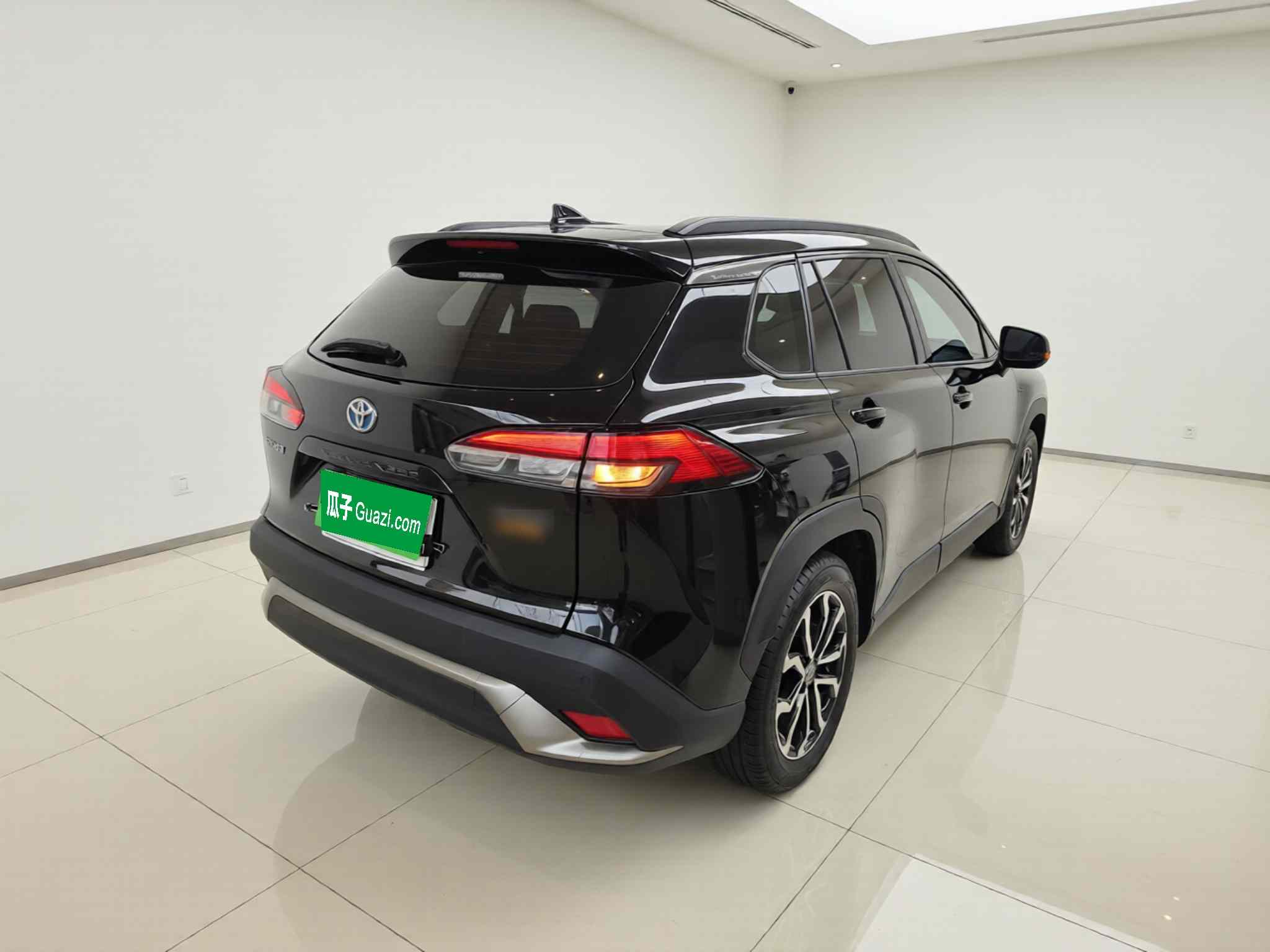 丰田 锋兰达 2023款 2.0L 智能电混双擎 尊贵版(5)