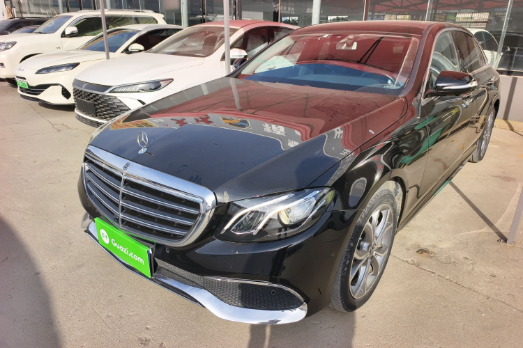 奔驰E级 2020款 E 300 L 运动时尚型车身外观1