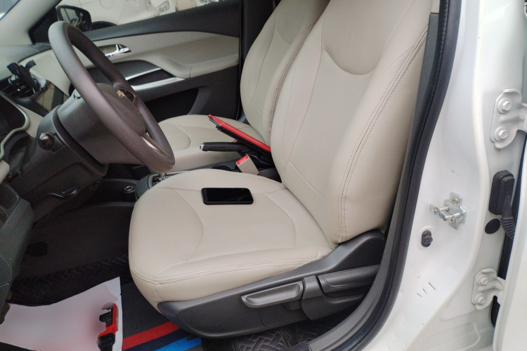 雪佛兰 2015款 赛欧3 1.5L AMT幸福天窗版中控内饰19