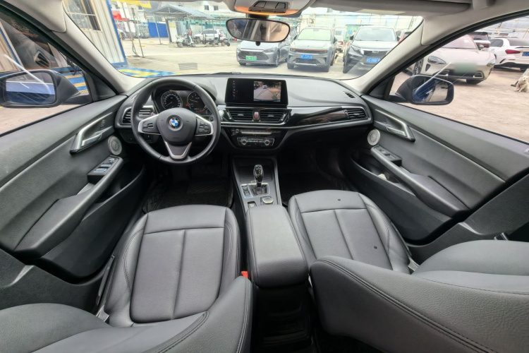 宝马1系 2021款 改款 120i M运动版中控内饰7014