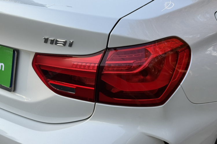 宝马1系 2019款 118i M运动套装车身外观6010