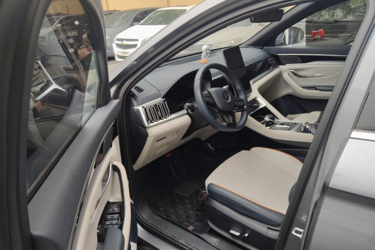 比亚迪 宋PLUS新能源 2021款 DM-i 110KM 旗舰型中控内饰20