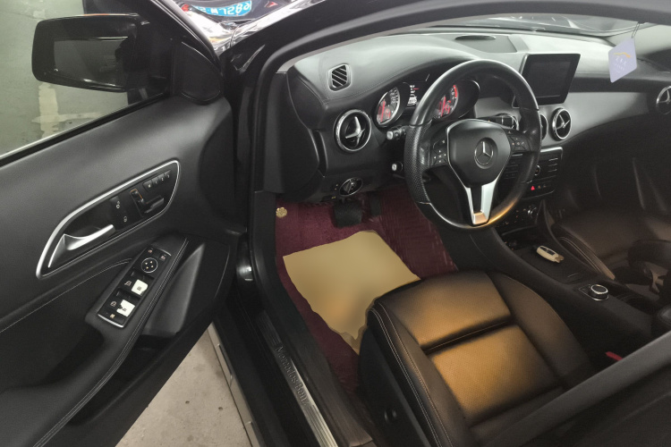 奔驰GLA 2016款 GLA 200 时尚型中控内饰20