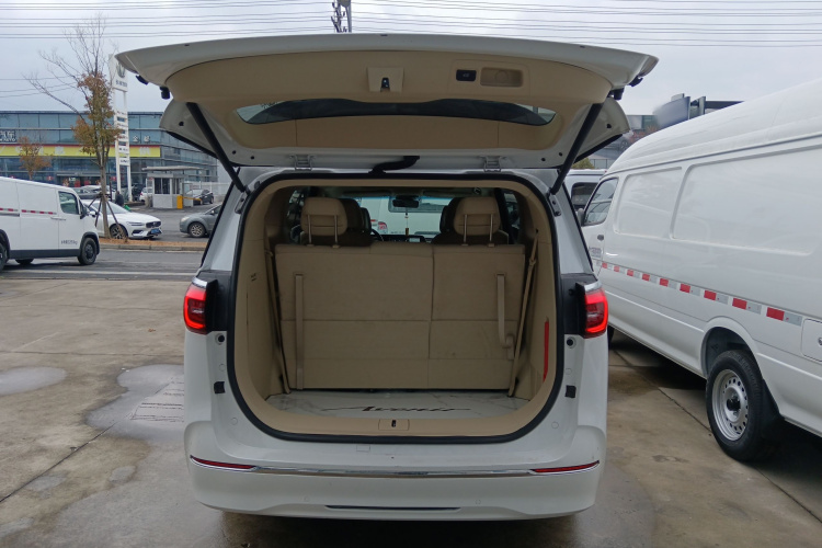 别克GL8 2022款 ES陆尊 653T 尊享型机舱底盘23