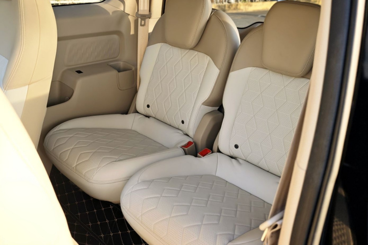 宝骏KiWi EV 2023款 智潮版 磷酸铁锂中控内饰7002