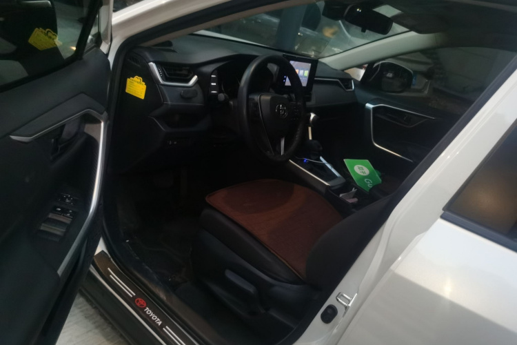 丰田 RAV4荣放 2022款 2.0L CVT两驱都市版中控内饰20