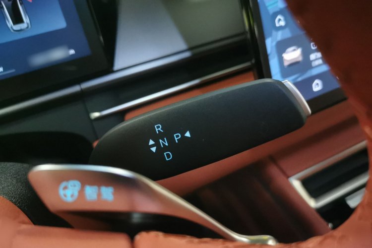 比亚迪 唐L 2025款 DM 200KM四驱激光雷达旗舰型局部细节18