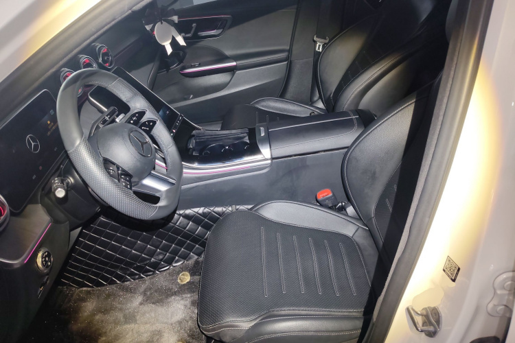 奔驰C级 2022款 改款 C 260 L 运动版局部细节19