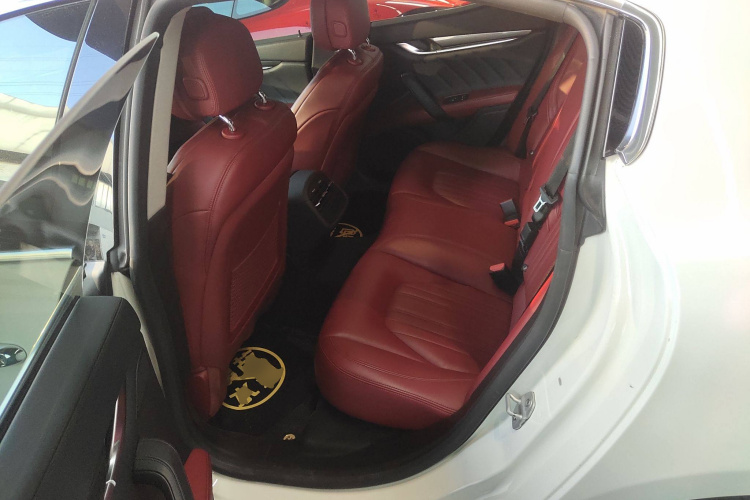 玛莎拉蒂 Ghibli 2021款 2.0T 锋芒版中控内饰7004