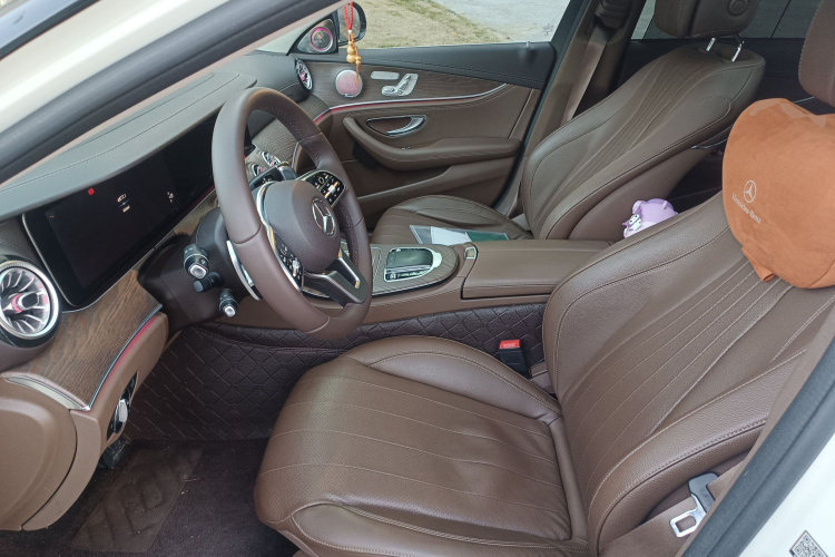 奔驰E级 2016款 E 300 L 时尚型中控内饰19