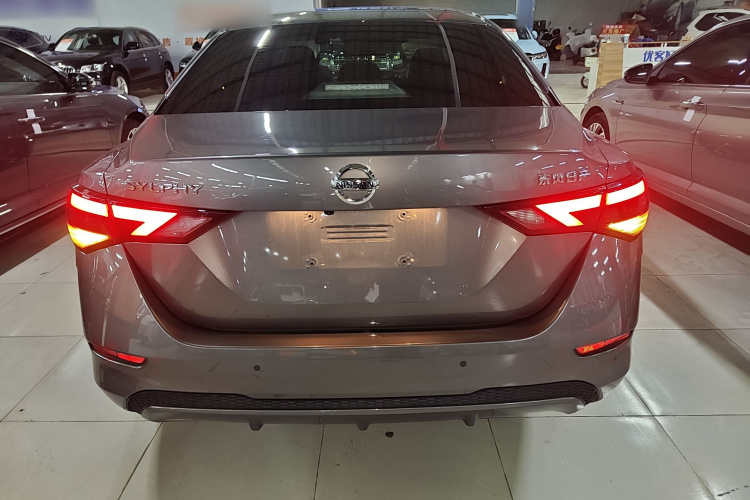 日产 轩逸 2022款 1.6L XL CVT悦享版车身外观6