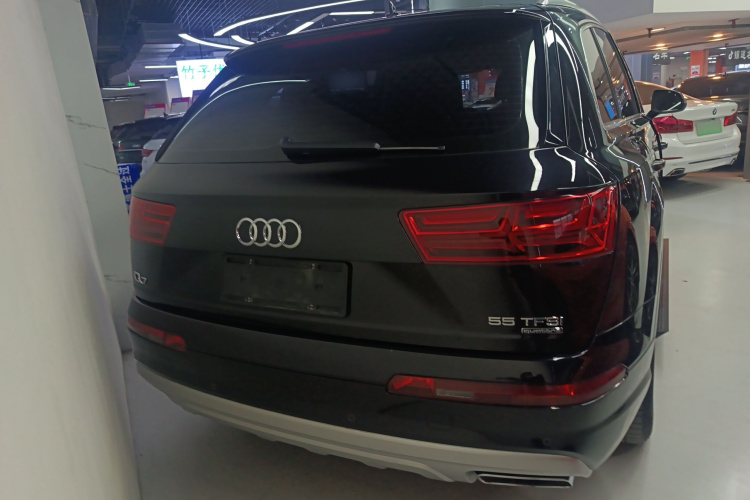 奥迪Q7 2019款 55 TFSI 技术型车身外观6004