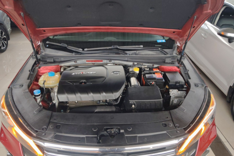 广汽传祺 传祺GA6 2019款 270T 自动豪华版机舱底盘24