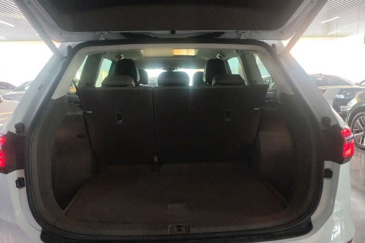 大众 威然 2024款 330TSI 豪华版机舱底盘23