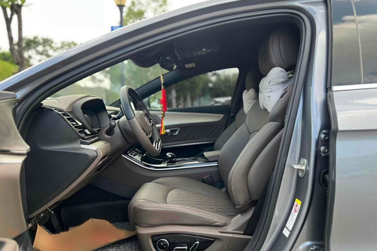 比亚迪 汉 2022款 DM-i 121KM 尊贵型中控内饰7003