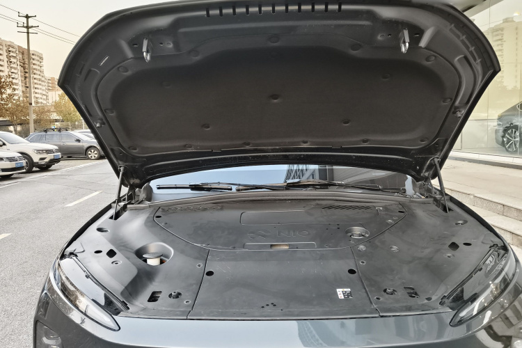 蔚来ES8 2023款 100kWh 签名版机舱底盘24