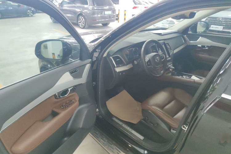沃尔沃XC90 2020款 T5 智行豪华版 5座中控内饰7003