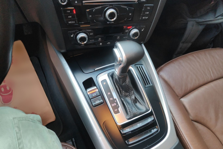 奥迪Q5 2015款 40 TFSI 技术型局部细节18