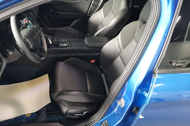 领克03 2021款 2.0TD 自动劲Plus中控内饰19