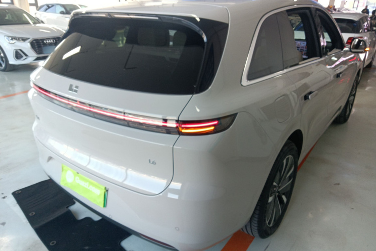 理想汽车 理想L6 2025款 Pro 智能焕新版车身外观7