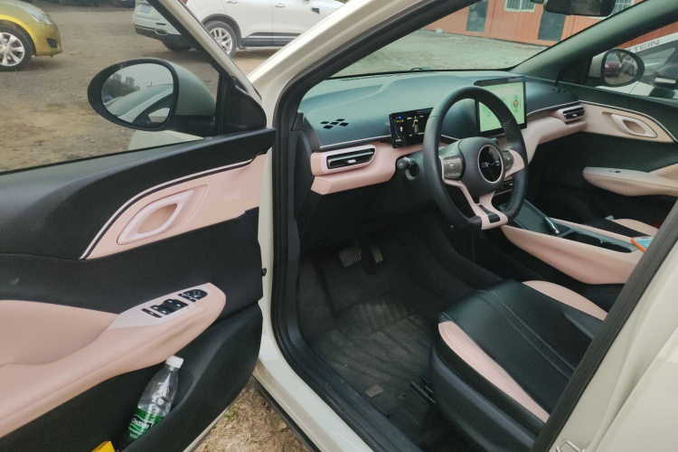 比亚迪 海鸥 2024款 荣耀版 305km 活力版中控内饰7003