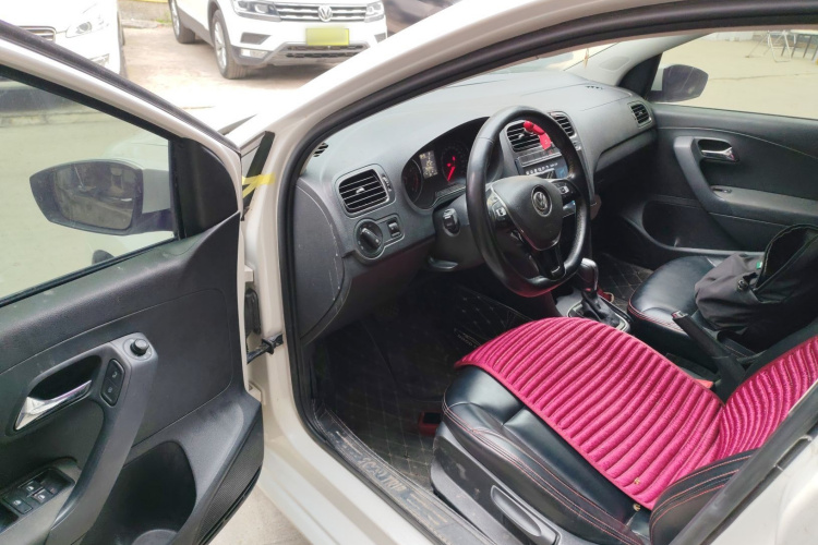 大众 Polo 2016款 1.6L 自动舒适型中控内饰7003