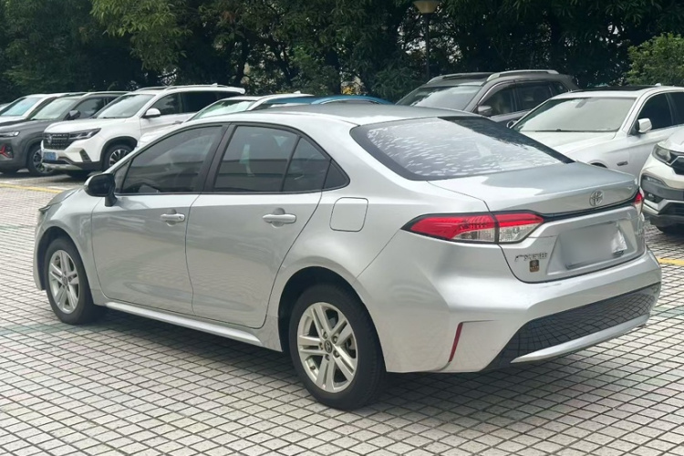 丰田 雷凌 2021款 185T CVT豪华版车身外观6002