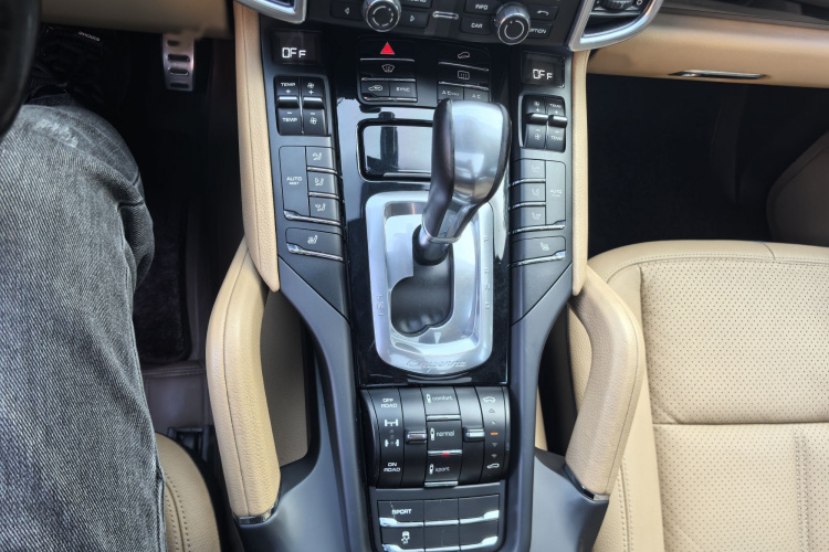 保时捷 2014款 Cayenne Platinum Edition 3.0T中控内饰7009